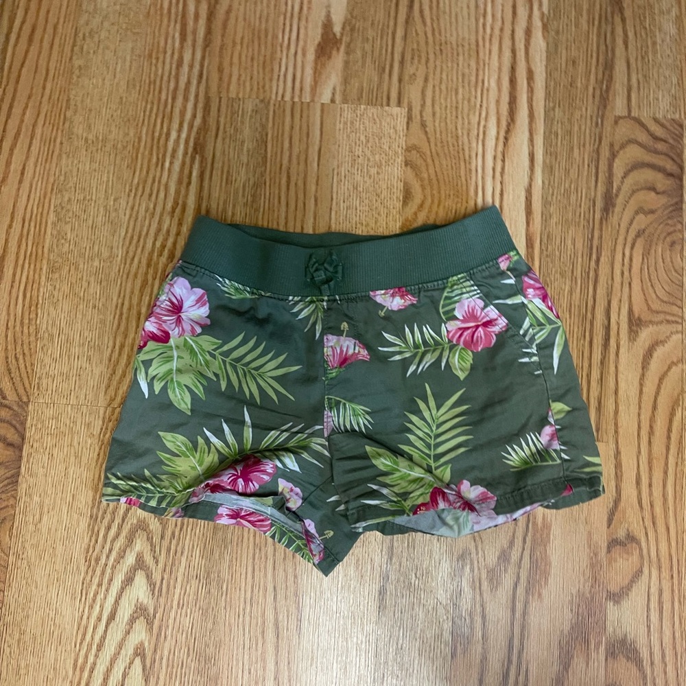 They are size small kids! They are green and have flowers on them! Super cute!